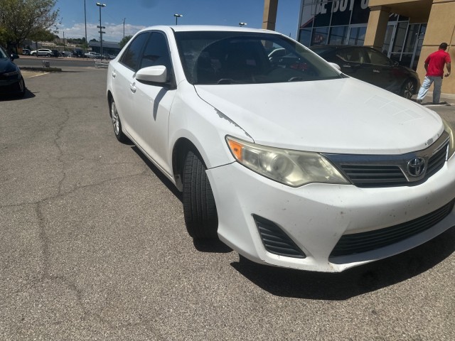 Used 2014 Super White Toyota L image 1