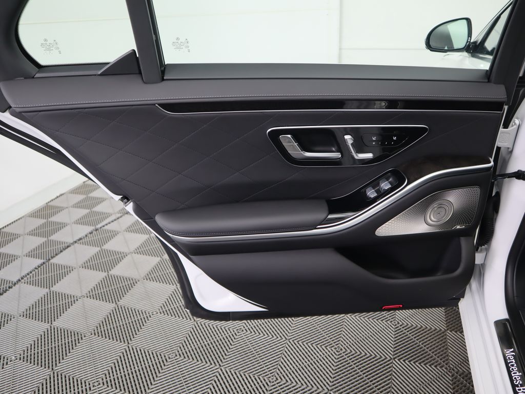 2025 Mercedes Benz S 580 4MATIC photo 27
