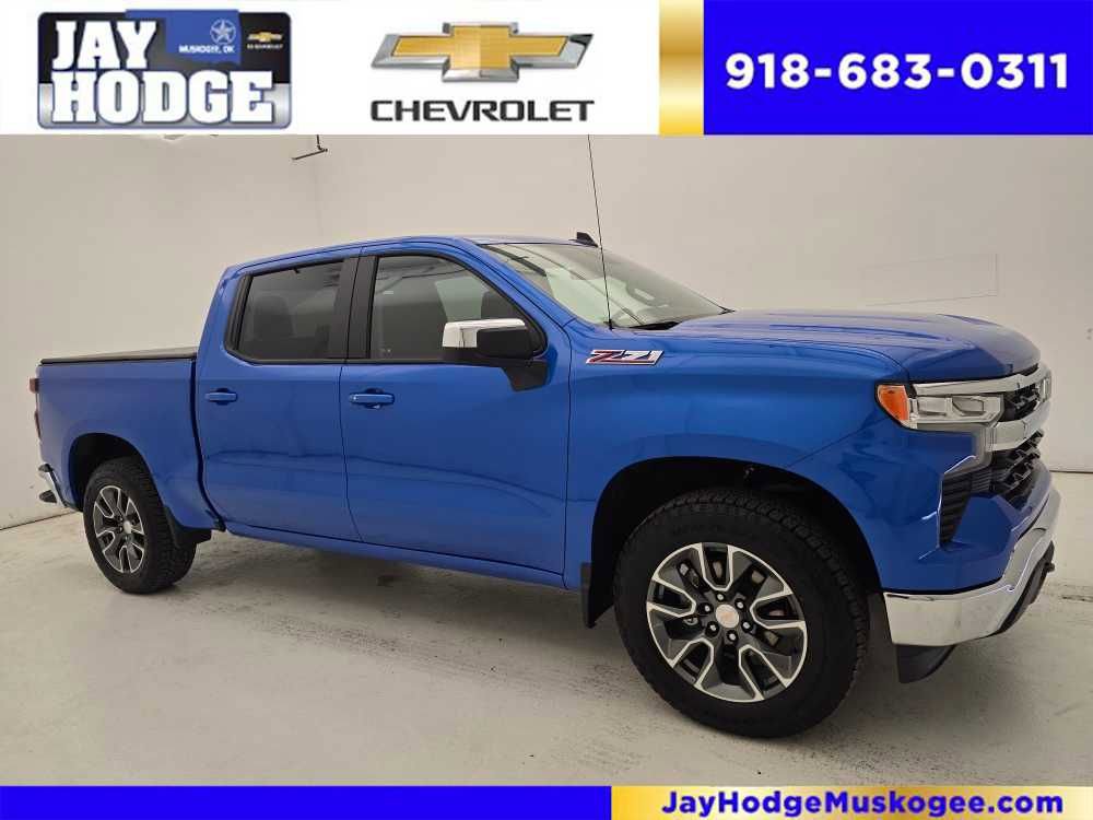 2025 Chevrolet Silverado LT's photo