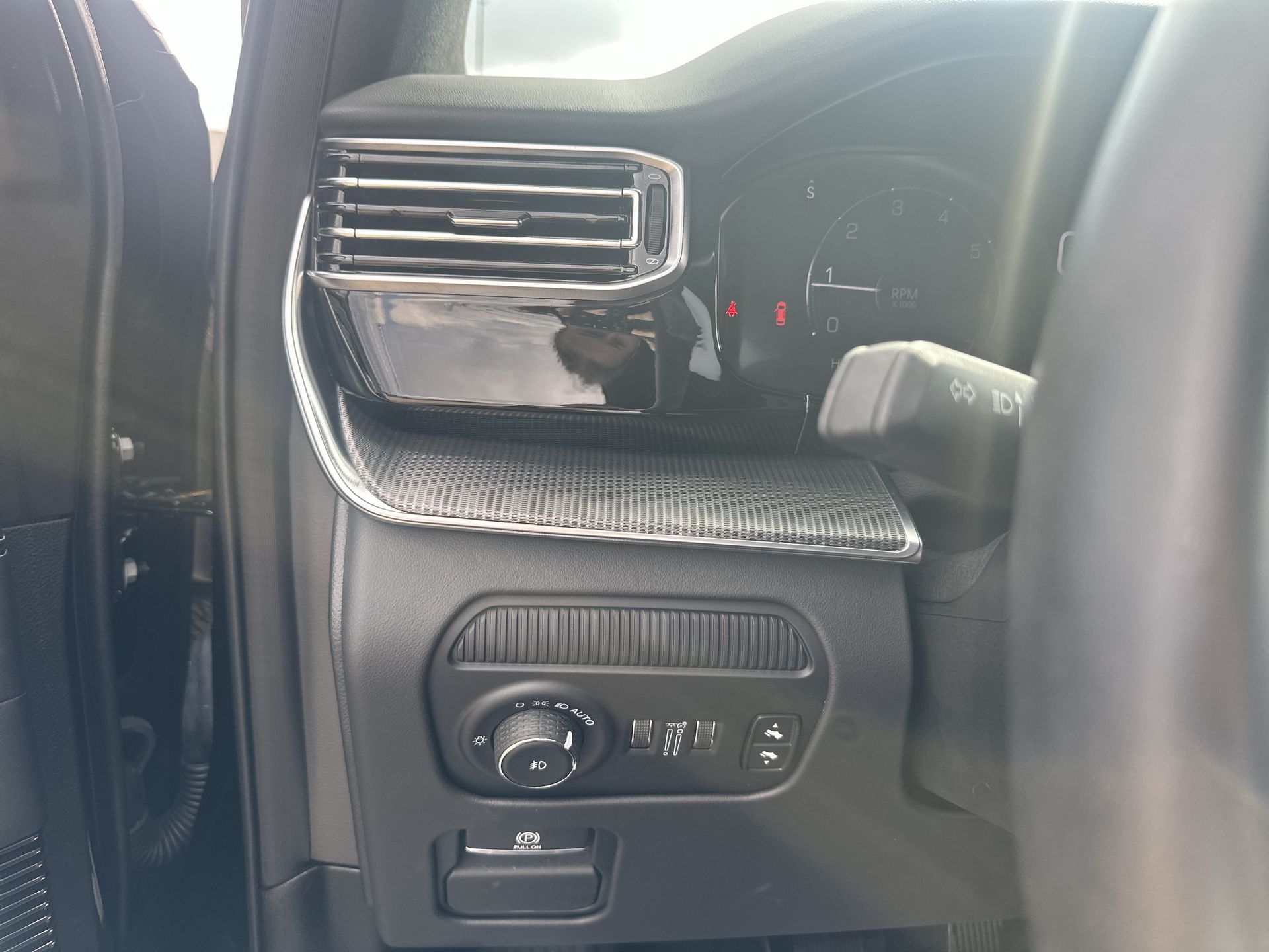 2023 Jeep Grand Wagoneer II photo 17