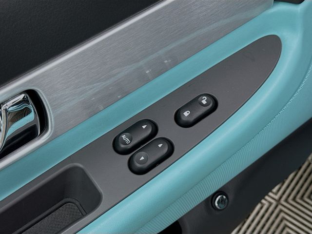 2002 Ford Thunderbird Base photo 15