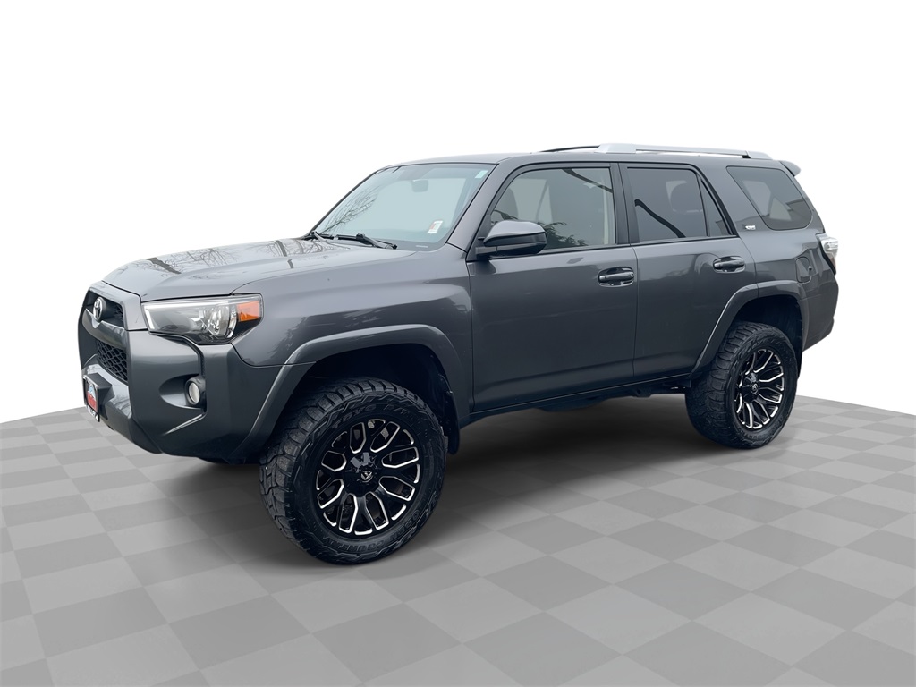 2017 Toyota 4Runner SR5's photo