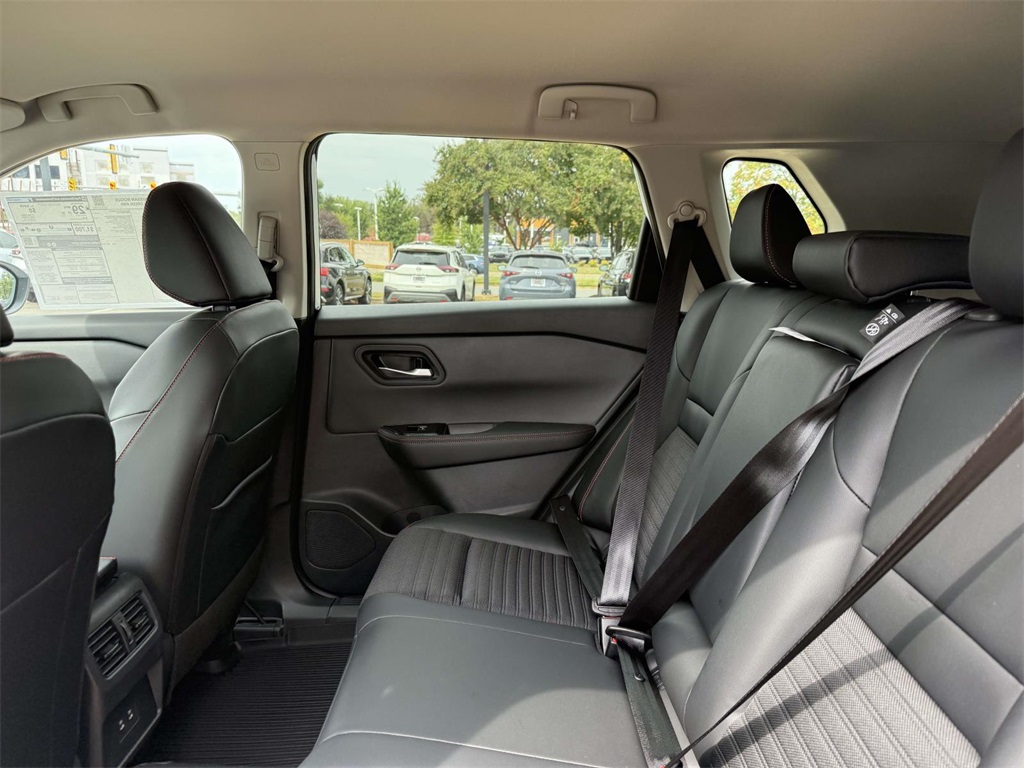 2026 Nissan Rogue SV photo 13