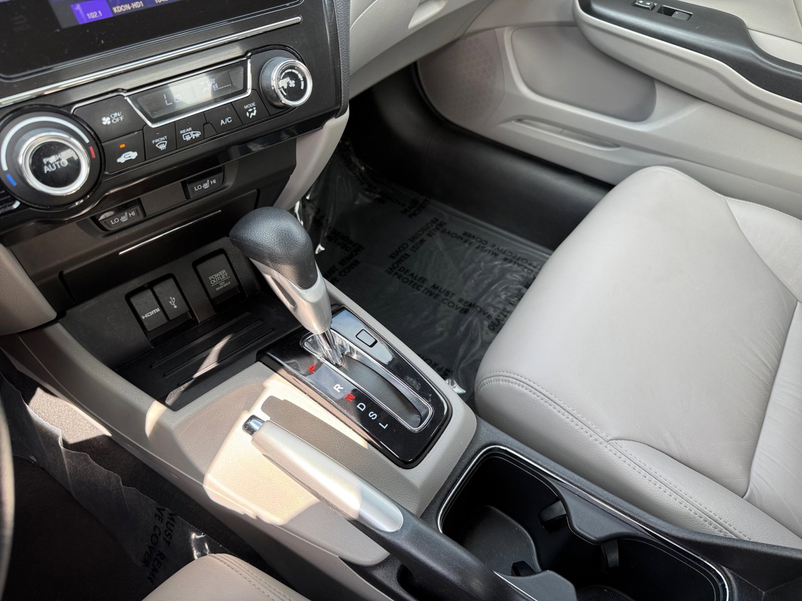 2015 Honda Civic Hybrid photo 13