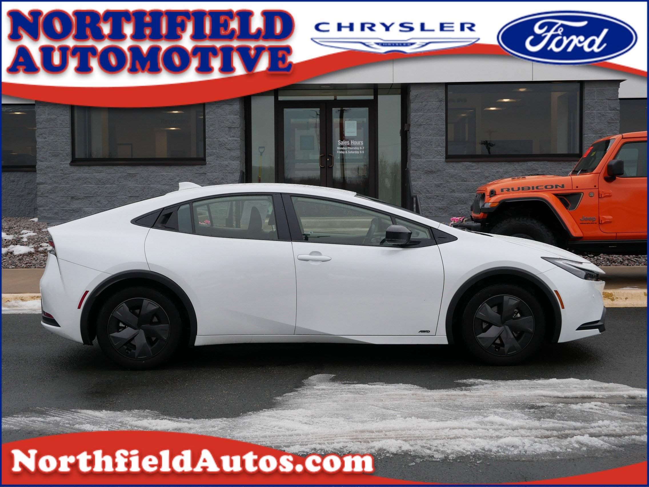 2025 Toyota Prius LE's photo