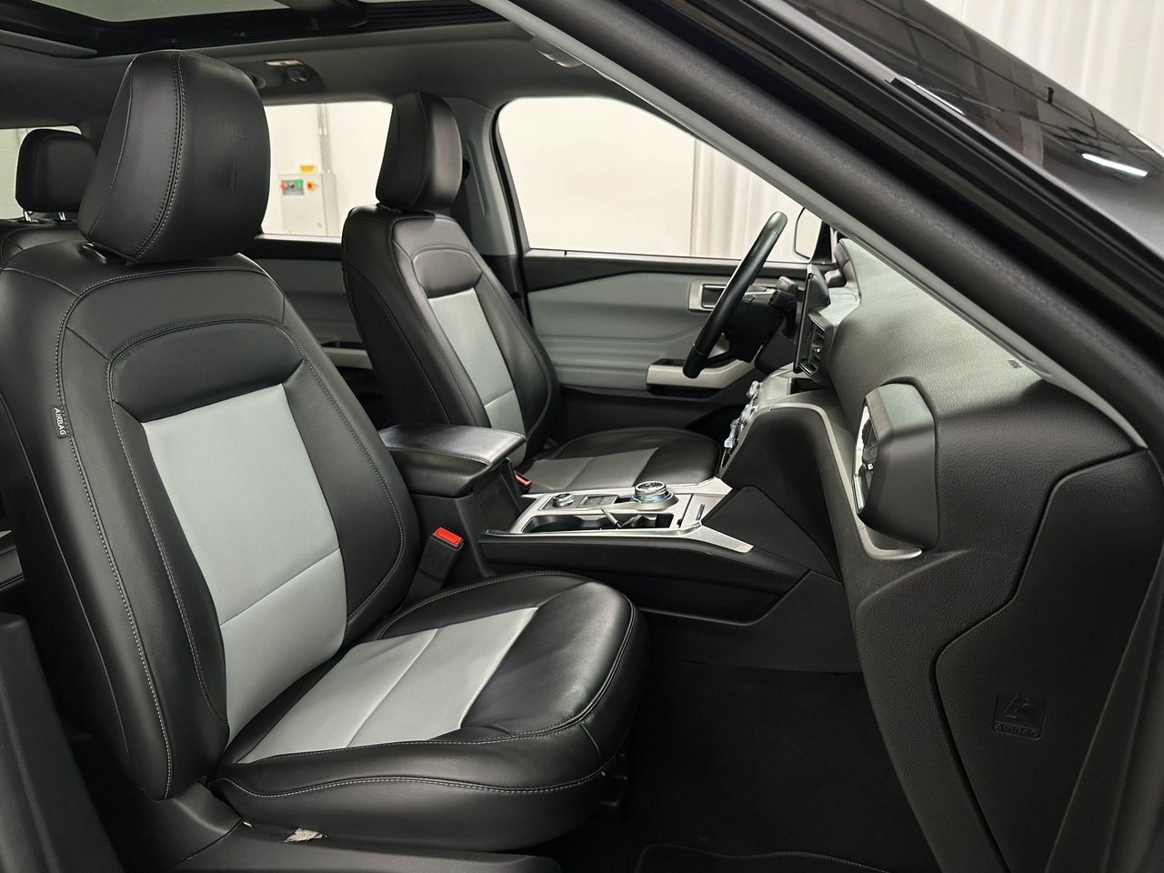 2022 Ford Explorer XLT photo 19