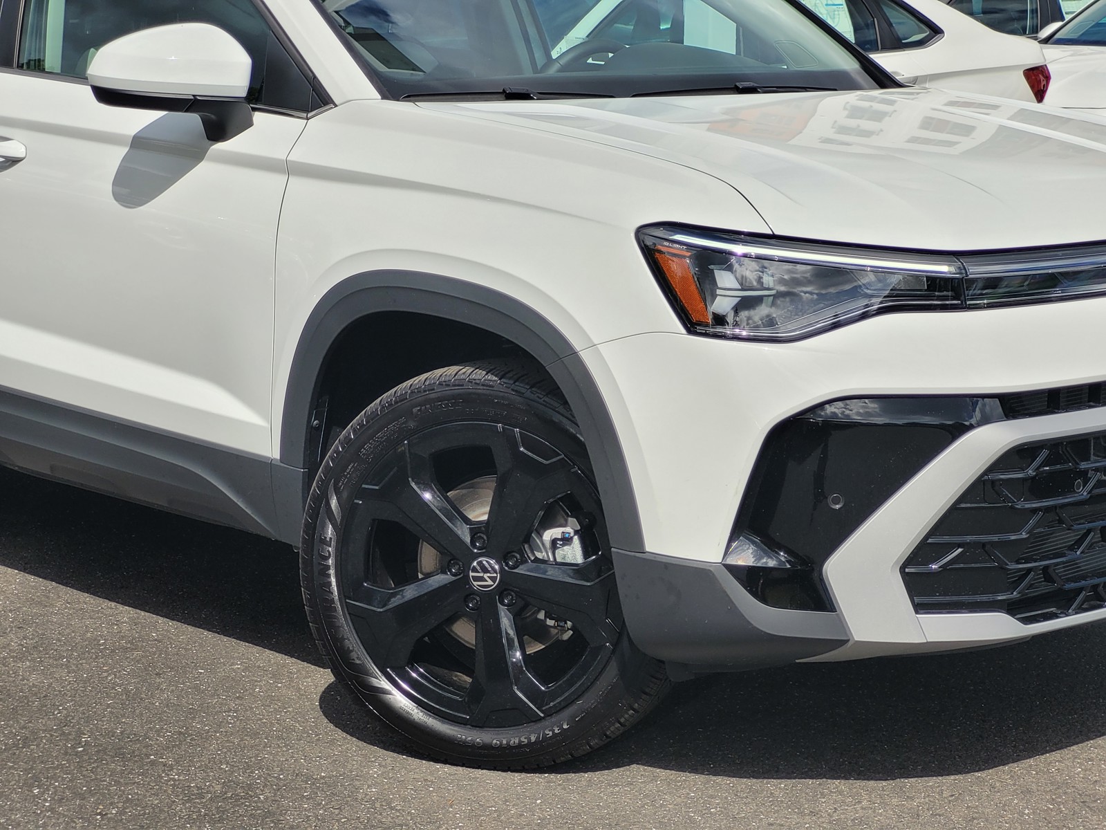 2025 Volkswagen Taos SEL photo 2