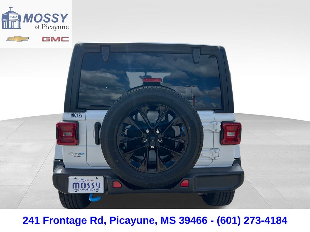 2023 Jeep Wrangler Sahara 4xe photo 4
