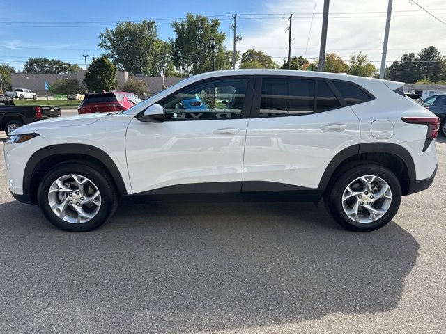 2024 Chevrolet Trax LS photo 6