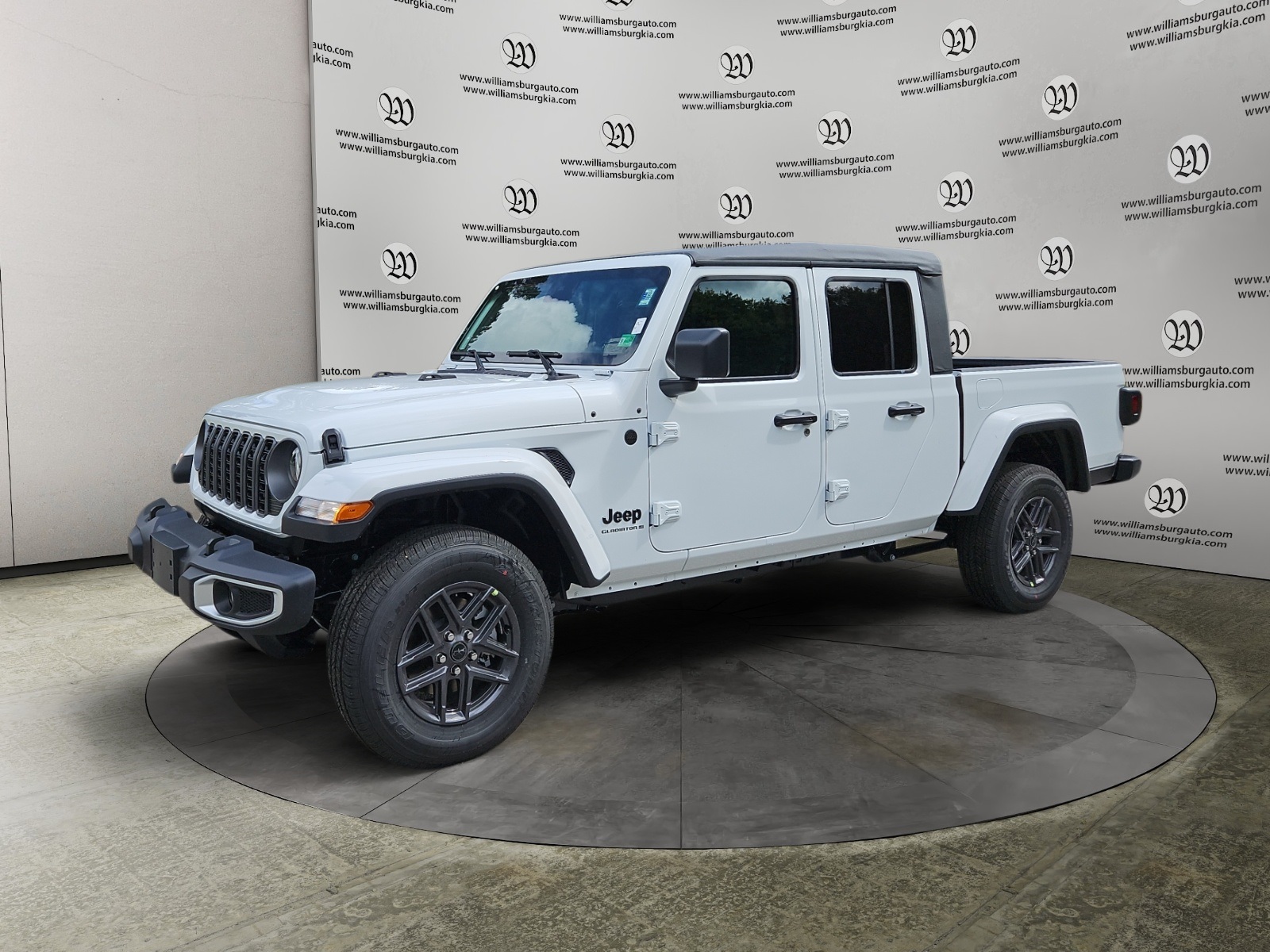 2025 Jeep Gladiator Sport S's photo