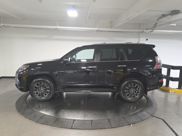 2023 Lexus GX 460 photo 2