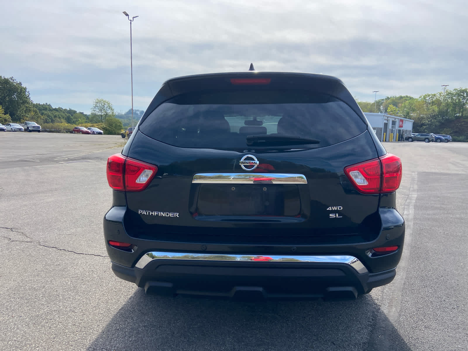 2019 Nissan Pathfinder SL photo 4
