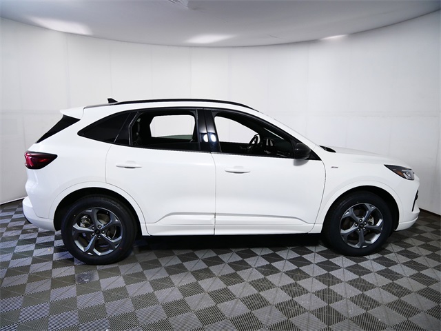 2023 Ford Escape ST-Line photo 8