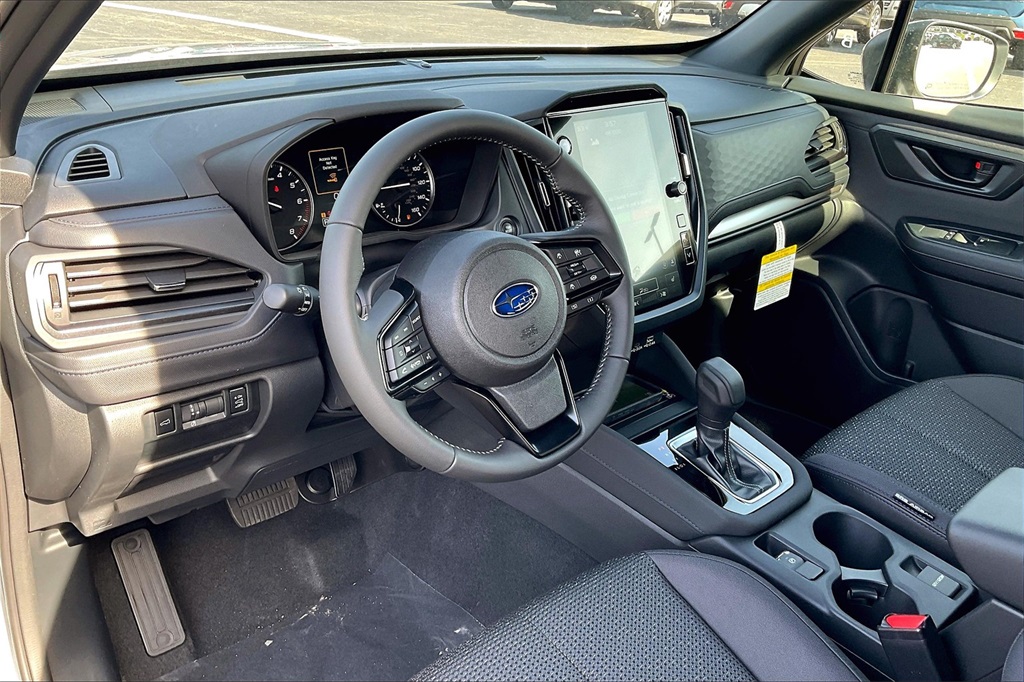 2025 Subaru Forester Premium photo 8