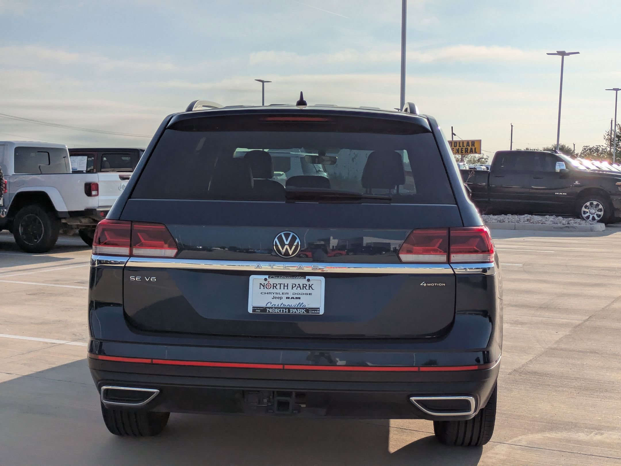 2023 Volkswagen Atlas V6 SE Technology photo 3