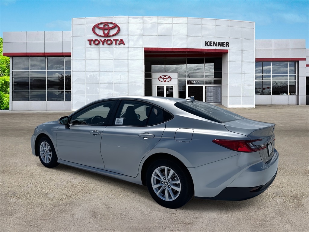 2025 Toyota Camry LE photo 2