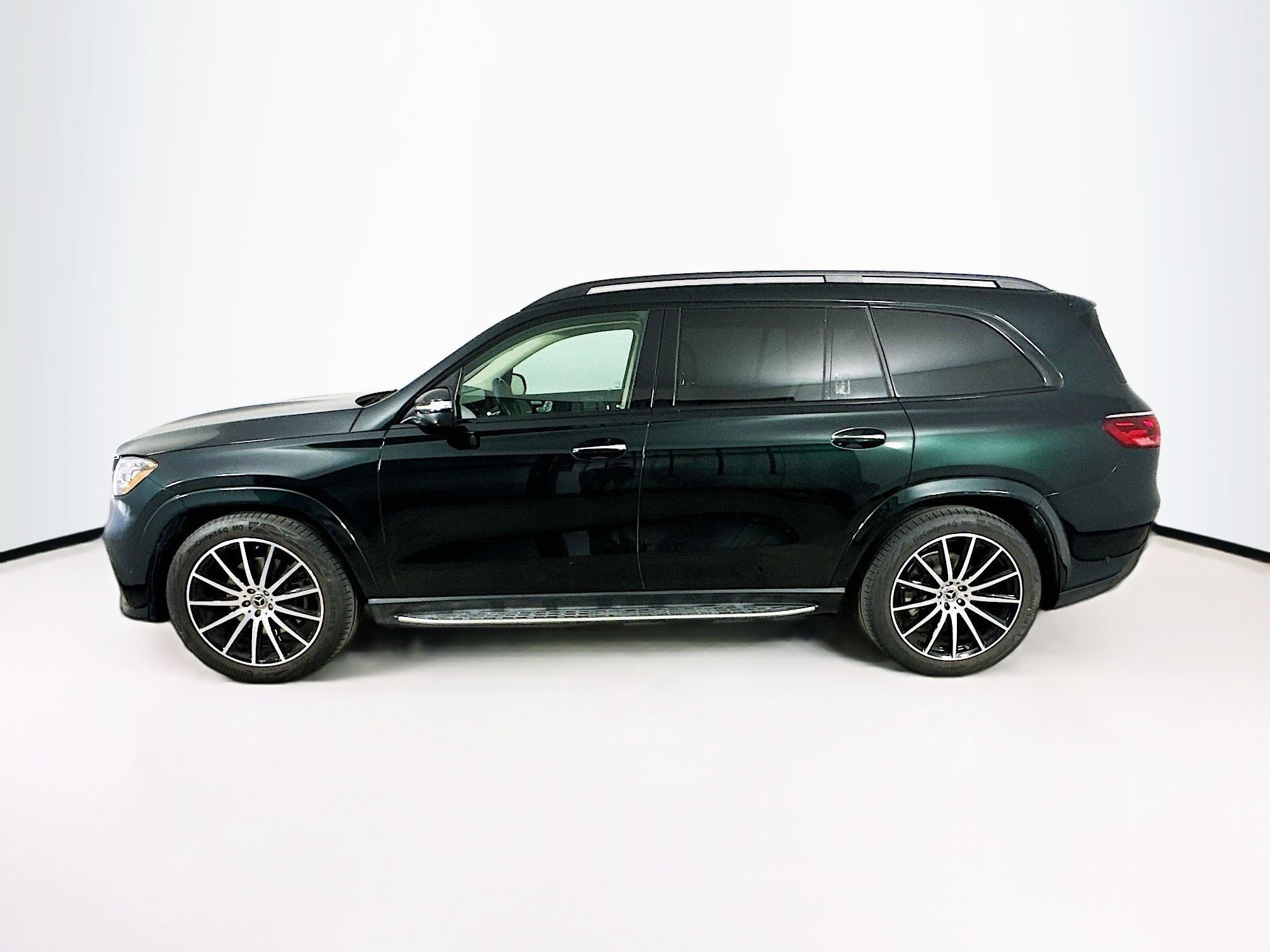 2025 Mercedes Benz GLS 450 4MATIC photo 3