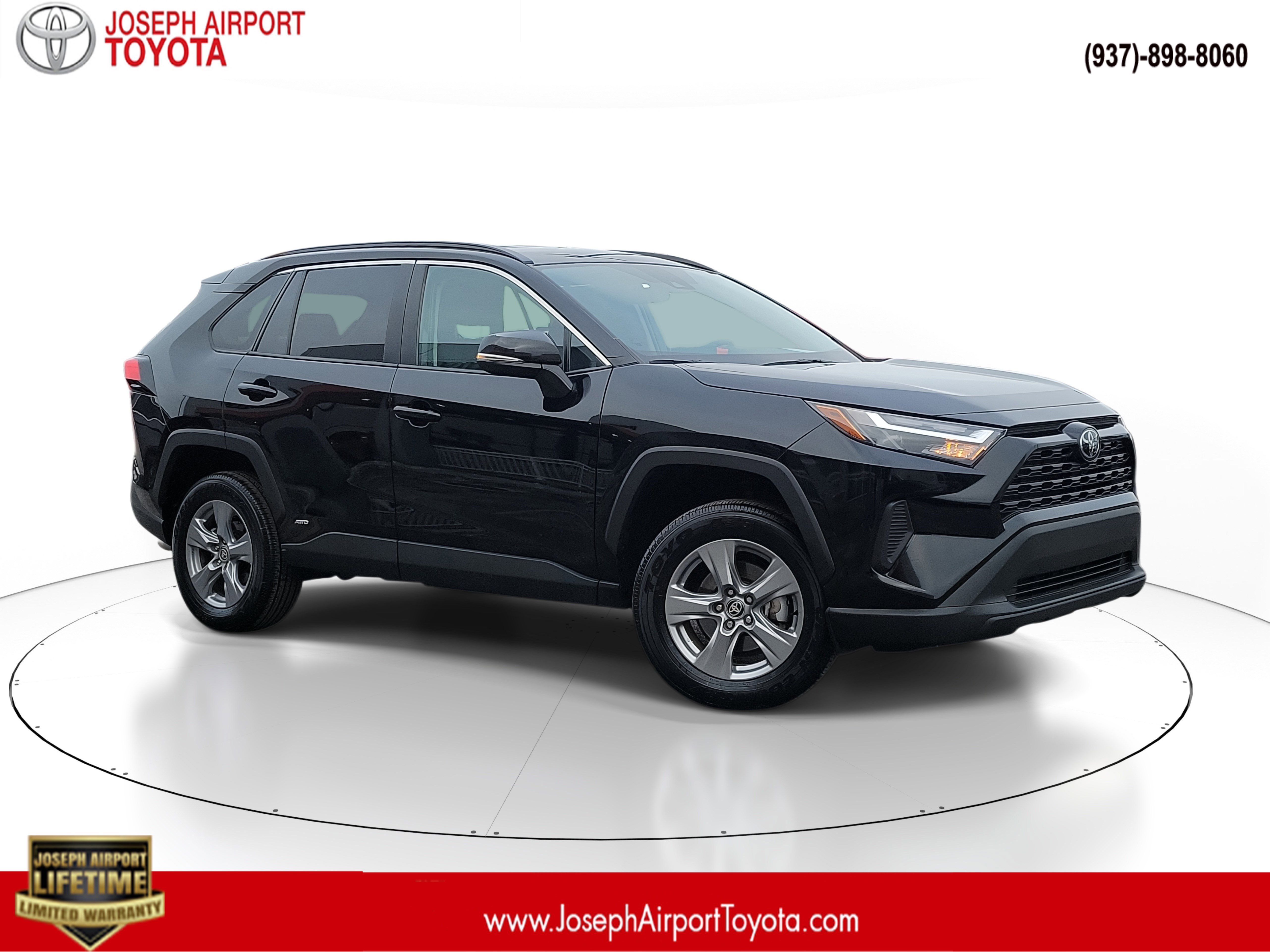 2025 Toyota RAV4 XLE's photo