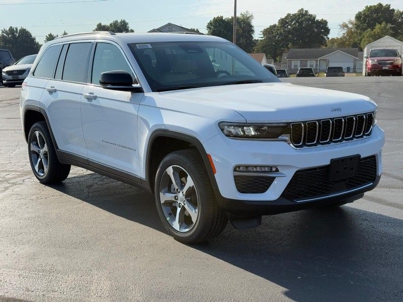 2025 Jeep Grand Cherokee Limited photo 2
