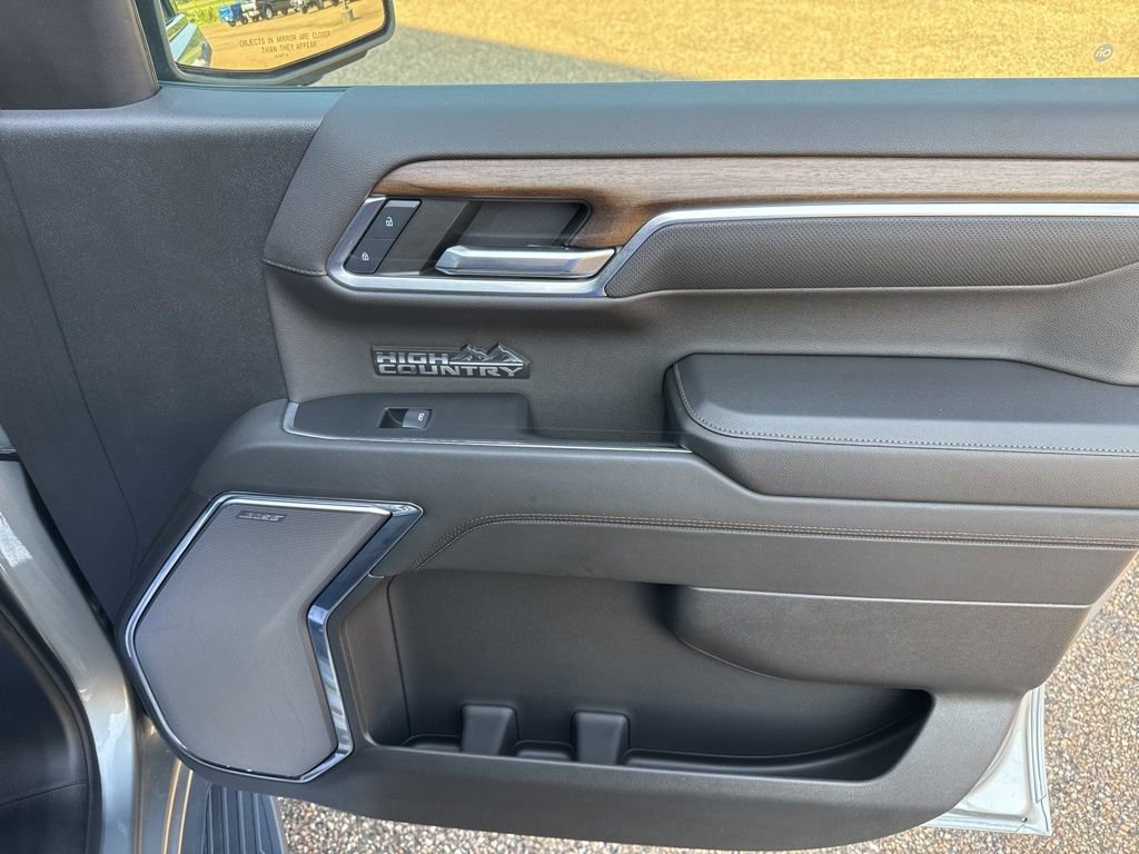 2024 Chevrolet Silverado 1500 High Country photo 13