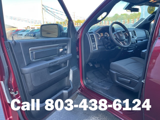 2024 Ram 1500 Classic Warlock photo 3