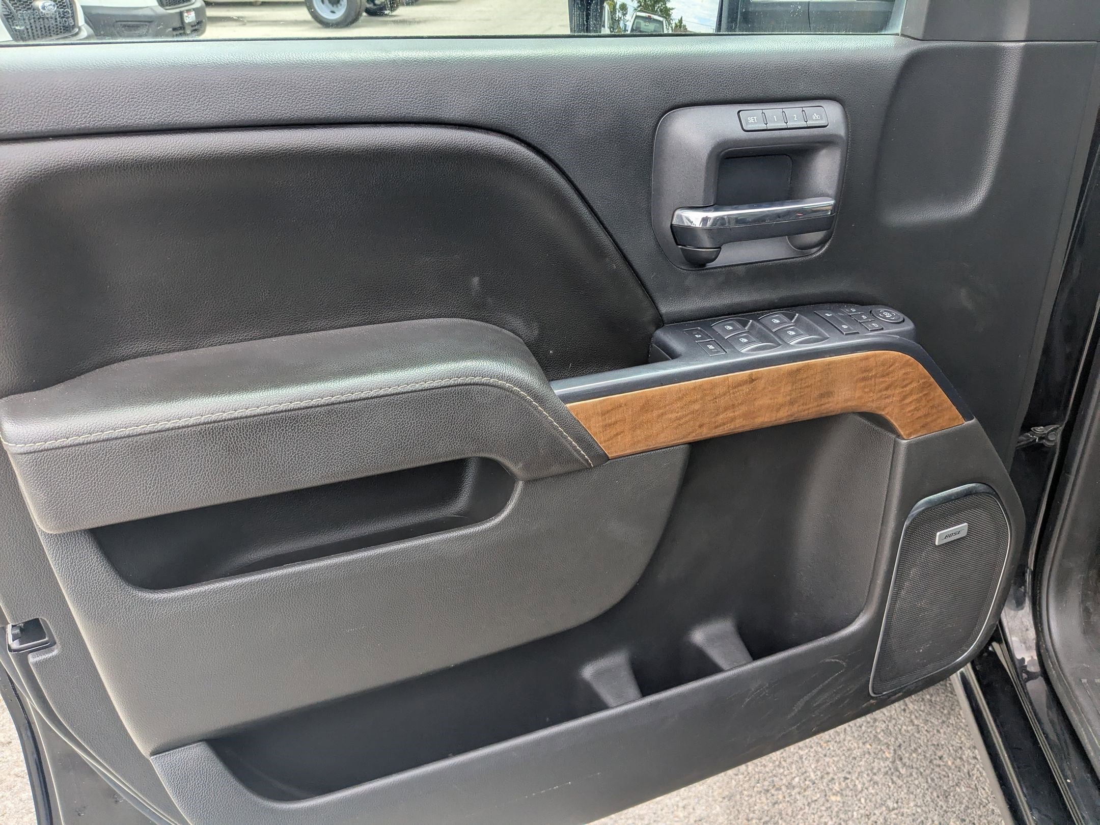 2017 Chevrolet Silverado 1500 LTZ photo 11