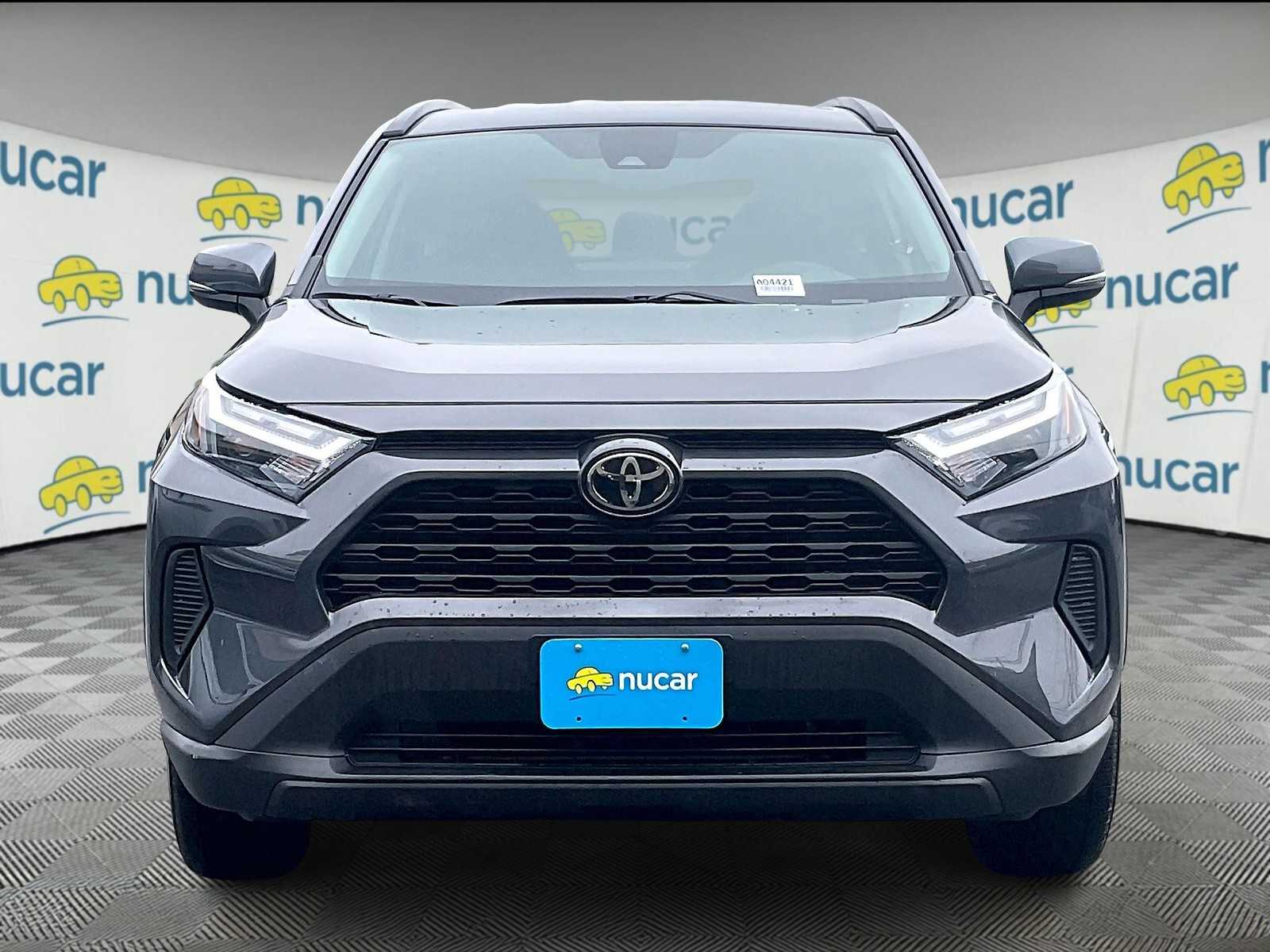 2024 Toyota RAV4 XLE photo 2