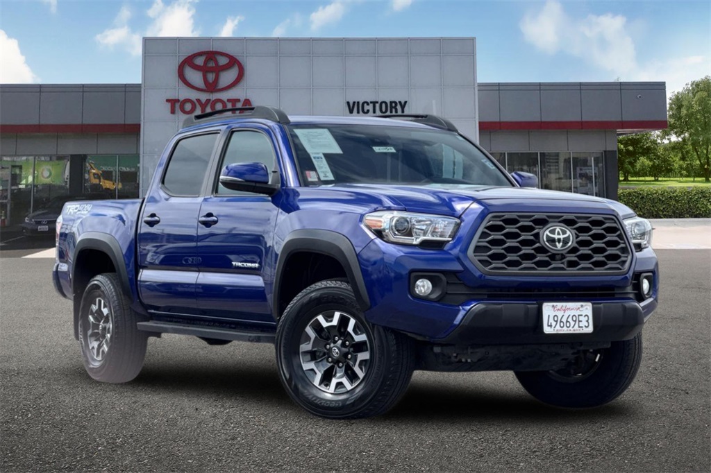 2023 Toyota Tacoma TRD Off-Road photo 2