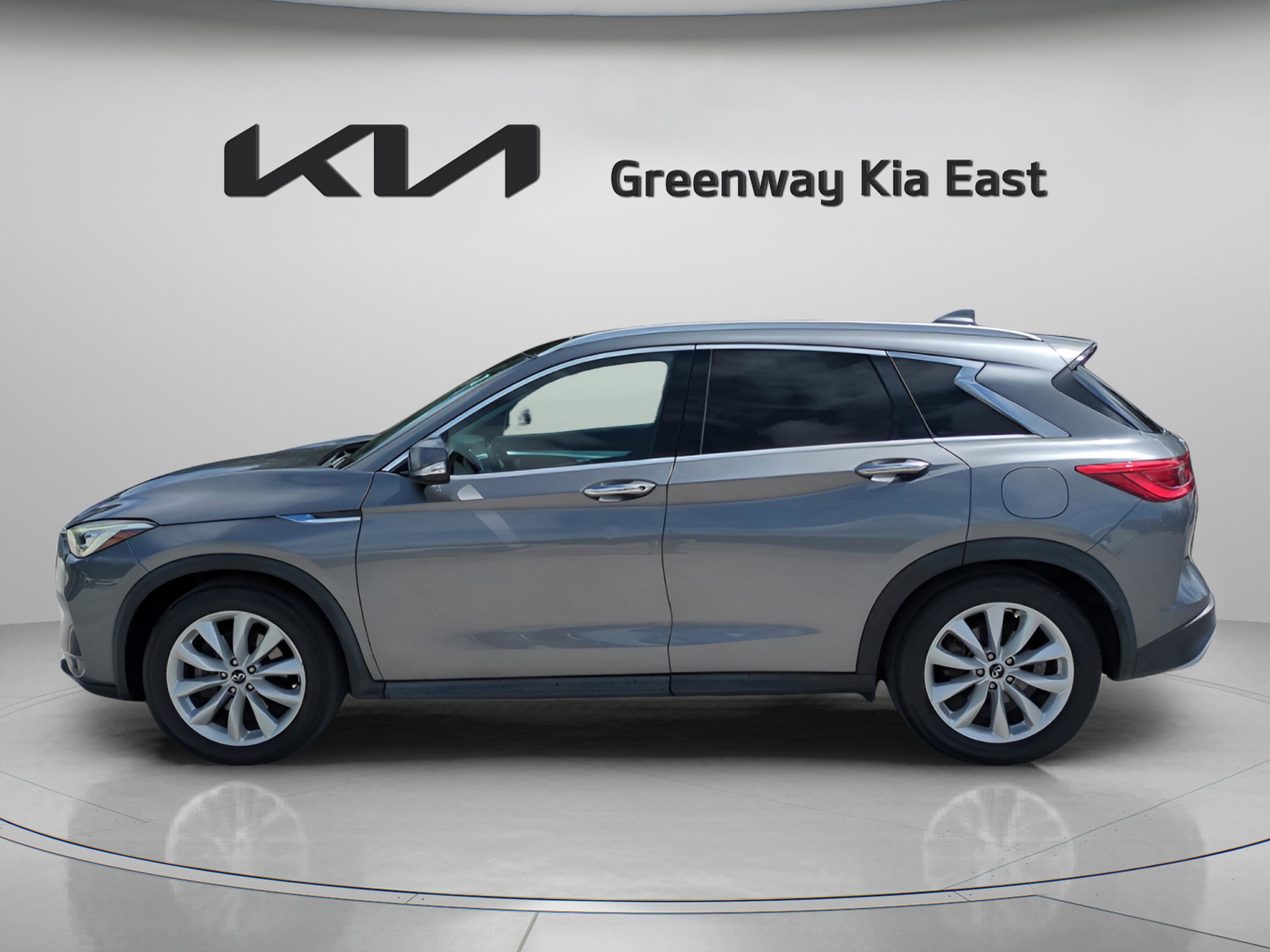 2019 Infiniti QX50 Essential photo 4