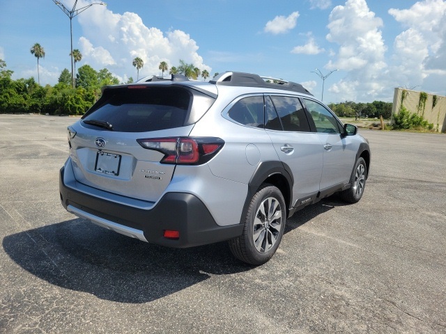 2025 Subaru Outback Touring photo 5