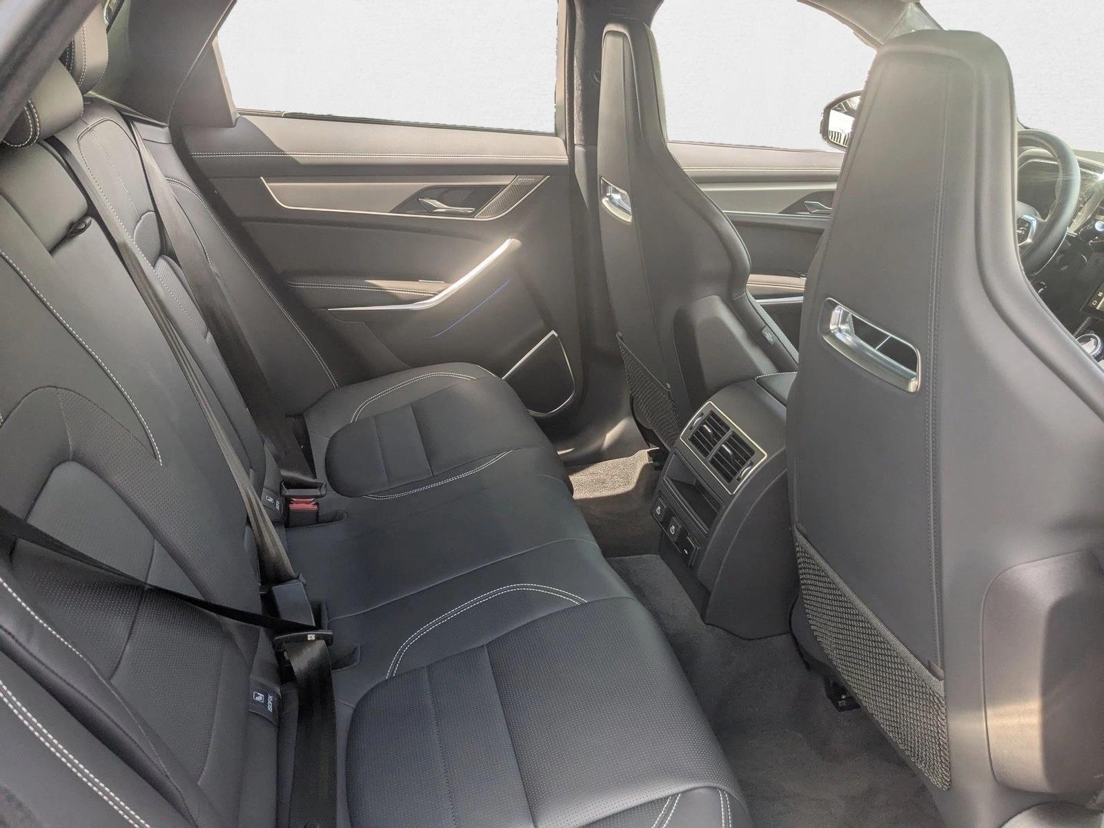 2026 Jaguar F-PACE P400 R-Dynamic S photo 17