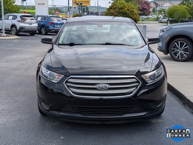 2017 Ford Taurus SE photo 8