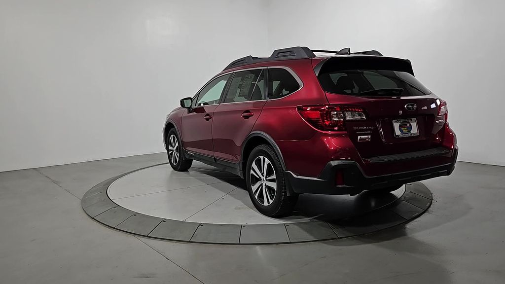 2019 Subaru Outback 2.5i photo 2