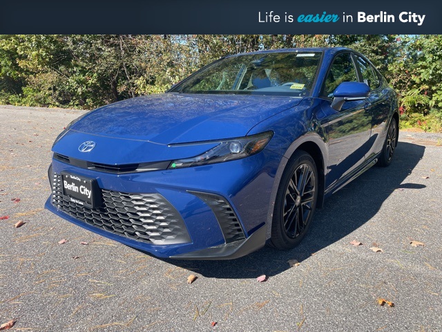 2026 Toyota Camry SE's photo