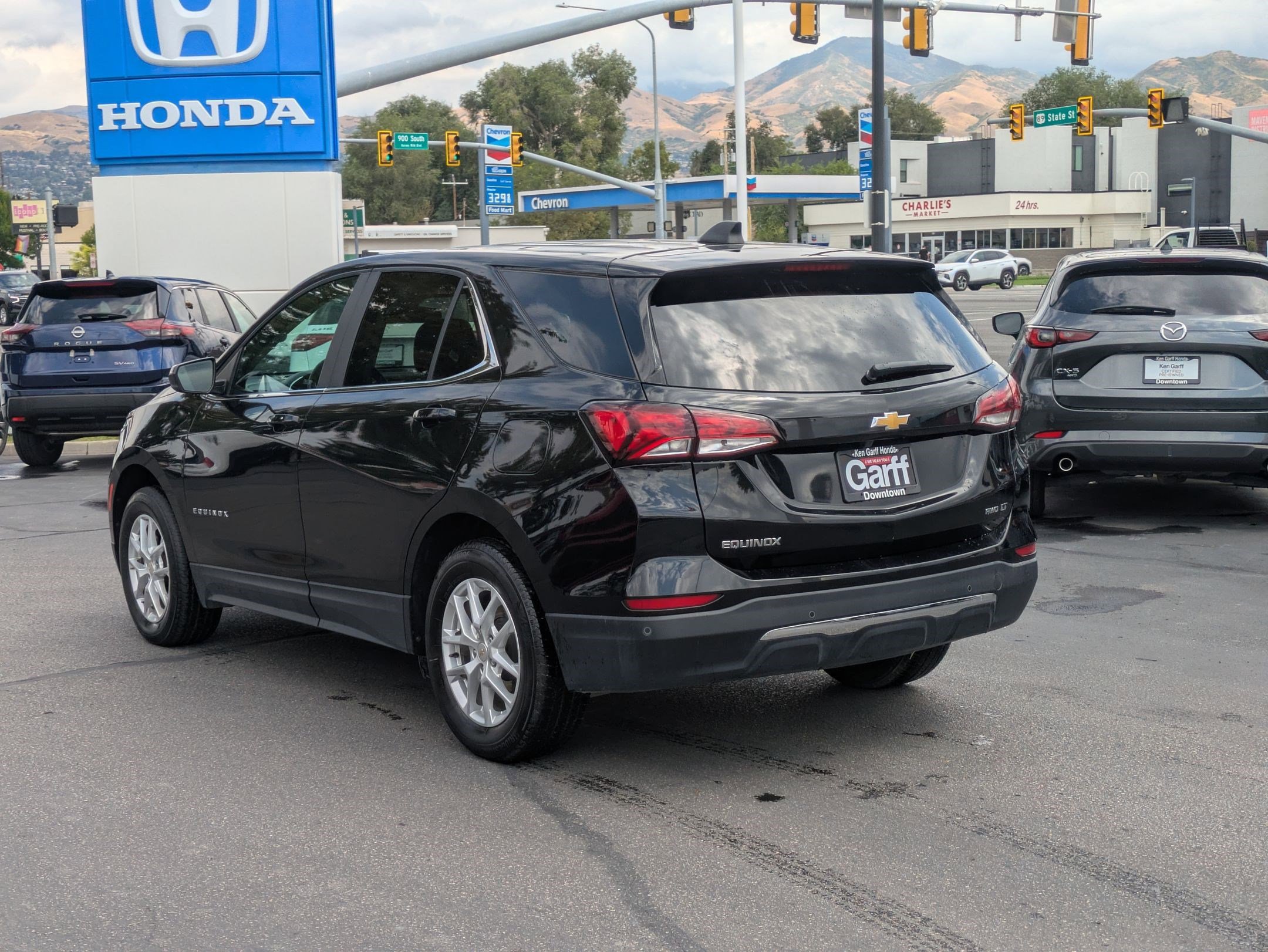 2024 Chevrolet Equinox LT photo 2