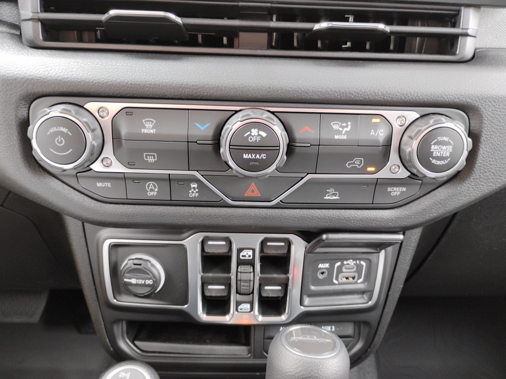 2025 Jeep Gladiator Sport S photo 22
