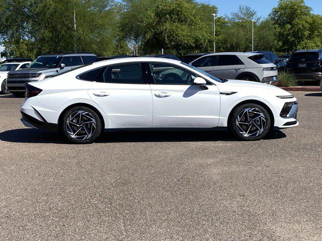 2026 Hyundai Sonata SEL Sport photo 2