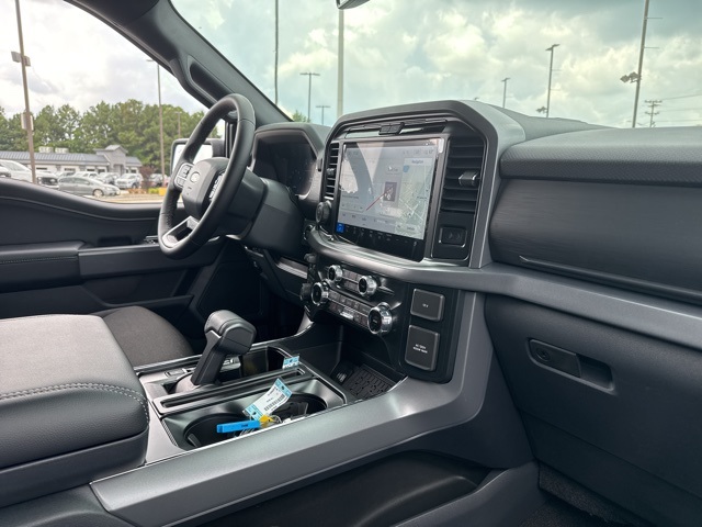 2025 Ford F-150 XLT photo 15