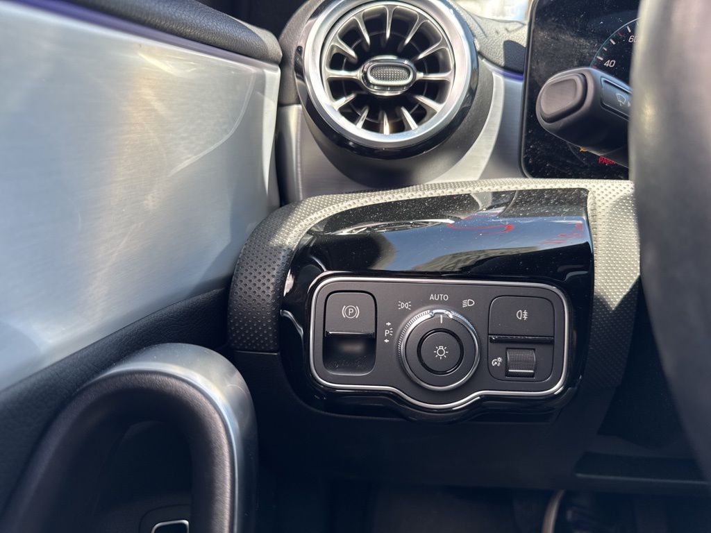 2022 Mercedes Benz A 220 photo 13