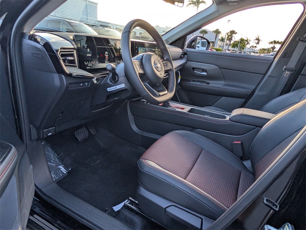 2025 Nissan Kicks SR photo 7