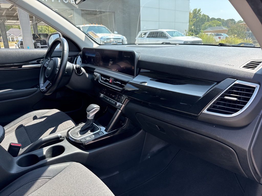 2024 Kia Seltos X-Line photo 27