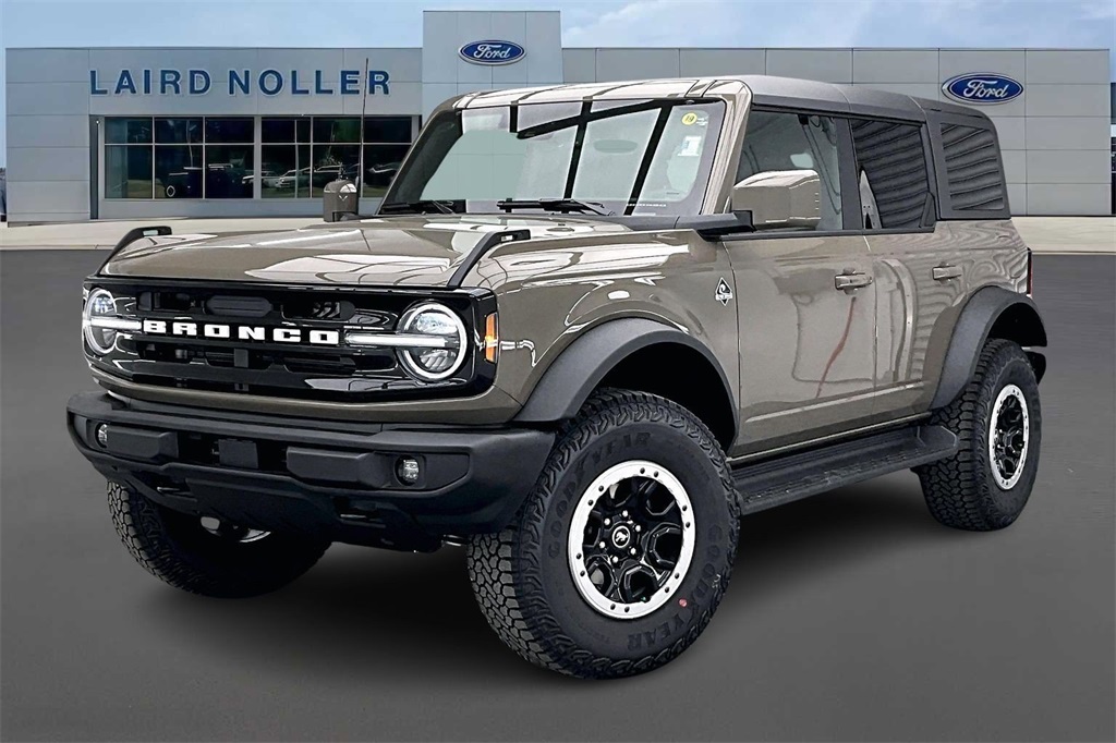 2025 Ford Bronco 4-Door Outer Banks's photo