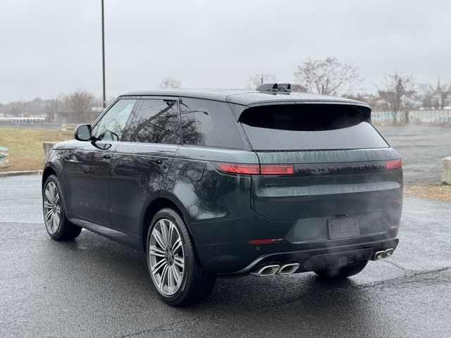 2025 Land Rover Range Rover Sport SE photo 3