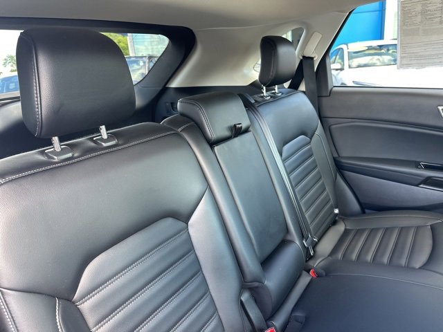 2019 Ford Edge SEL photo 16
