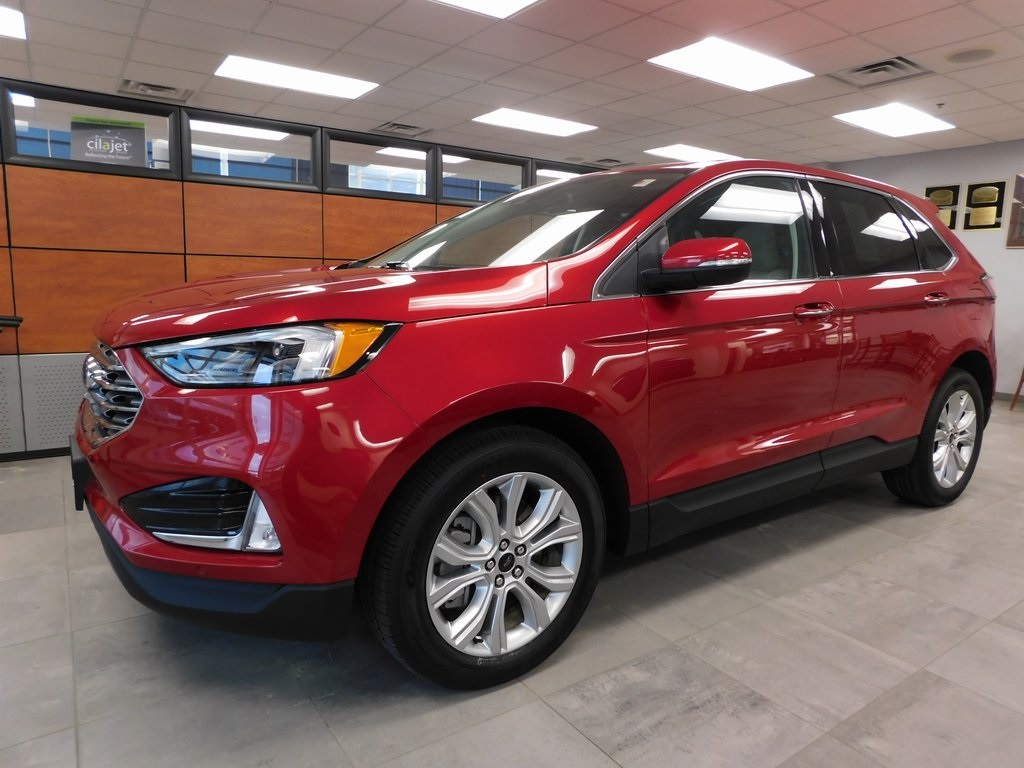 2024 Ford Edge Titanium's photo