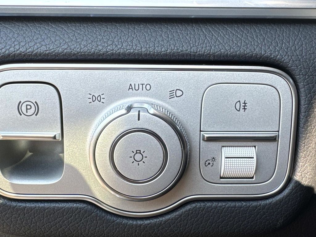 2026 Mercedes Benz GLS 450 4MATIC photo 30