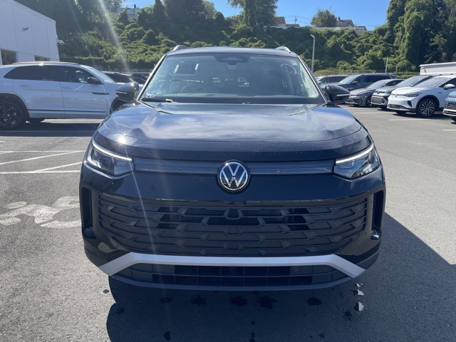 2025 Volkswagen Tiguan SE photo 3