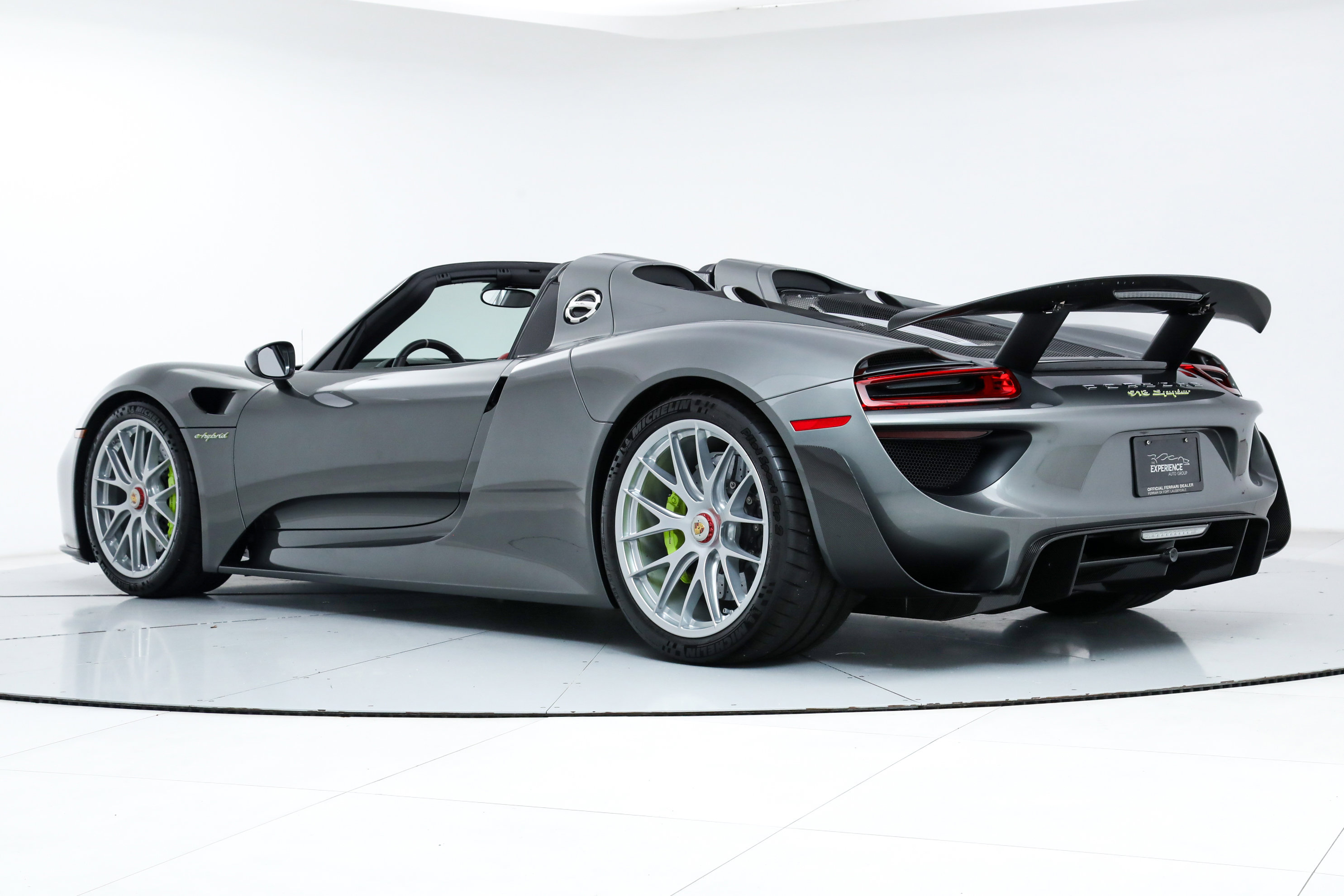 2015 Porsche 918 Spyder photo 6