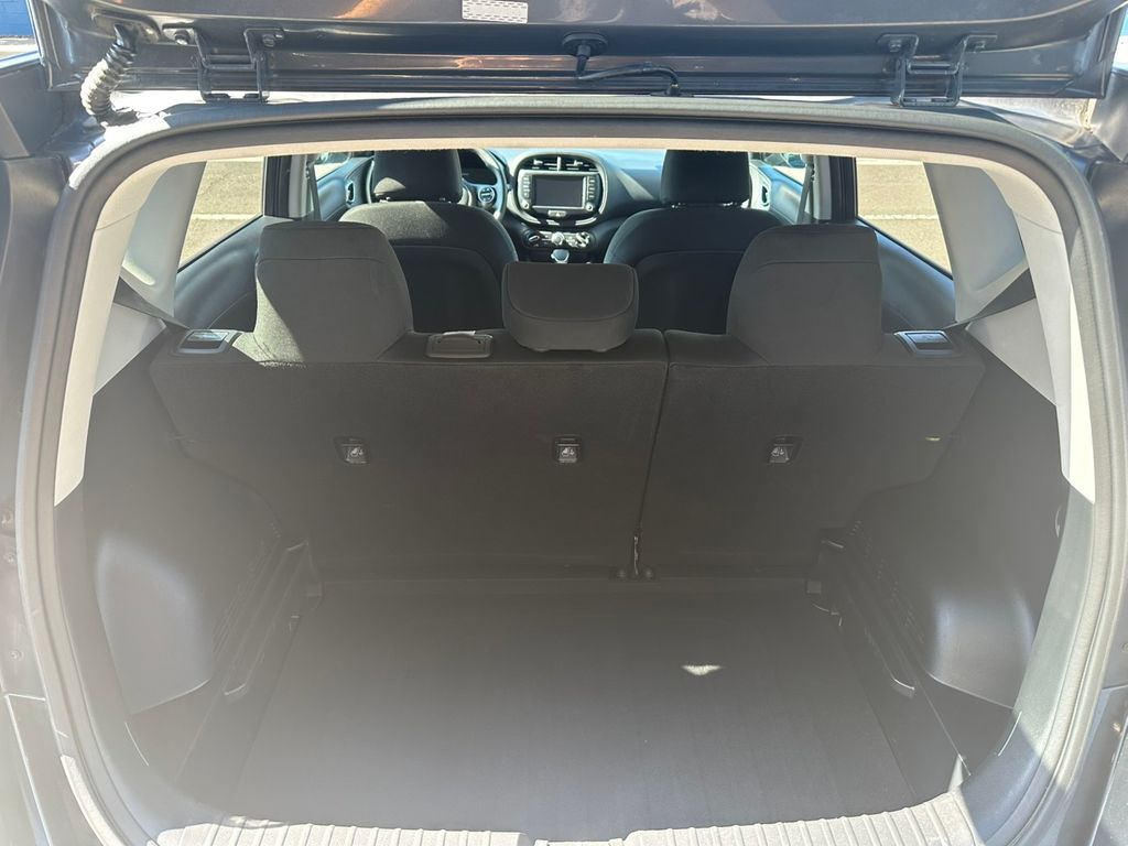 2023 Kia Soul LX photo 29
