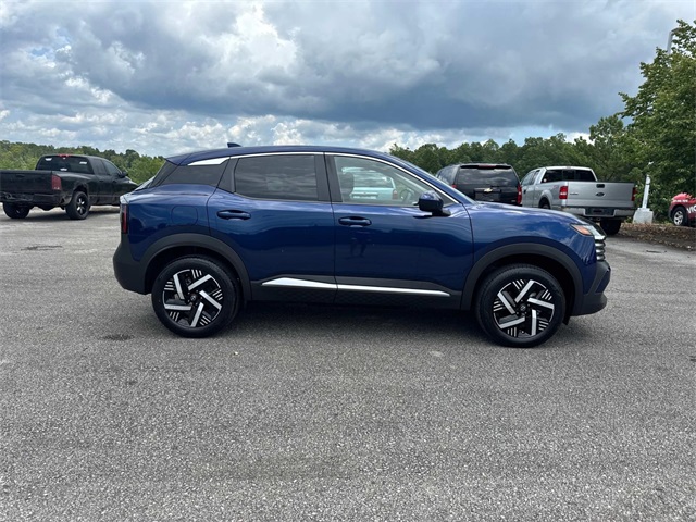 2025 Nissan Kicks SV photo 3